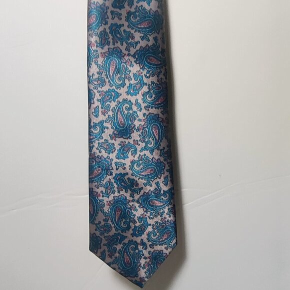 Tie in Silk & Polyester by Beau Brumell in dressy silver and light blue paisley. - Picture 1 of 5